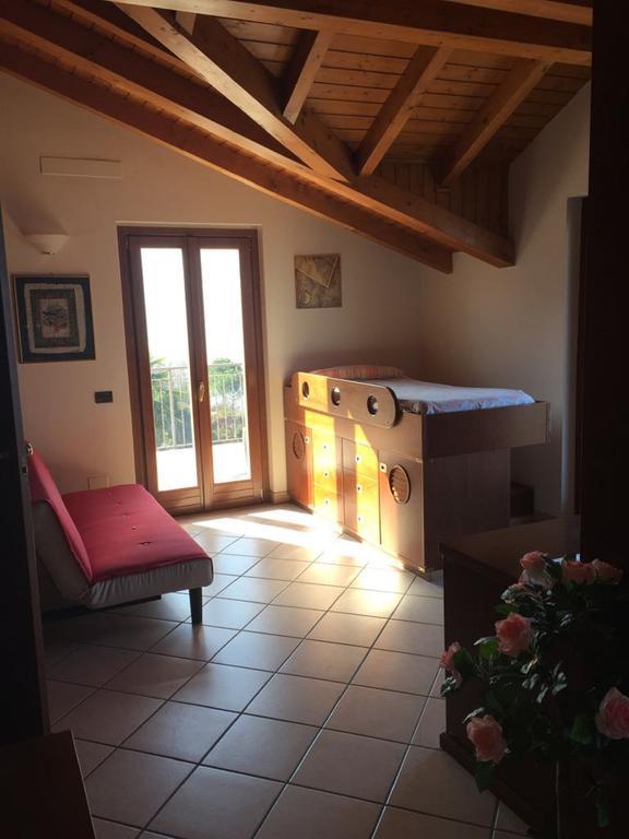 Ferienwohnung Apartment Laveno-Mombello Eksteriør billede
